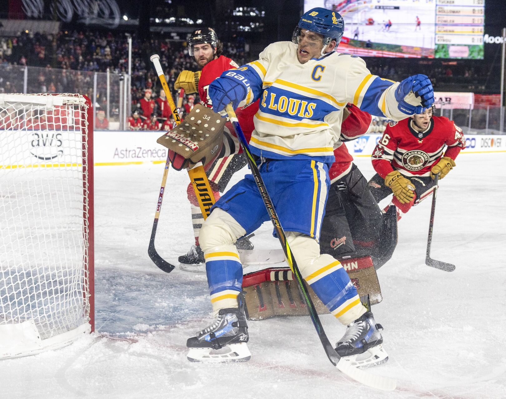 The Blues and Blackhawks take Wrigley Field for the Winter Classic